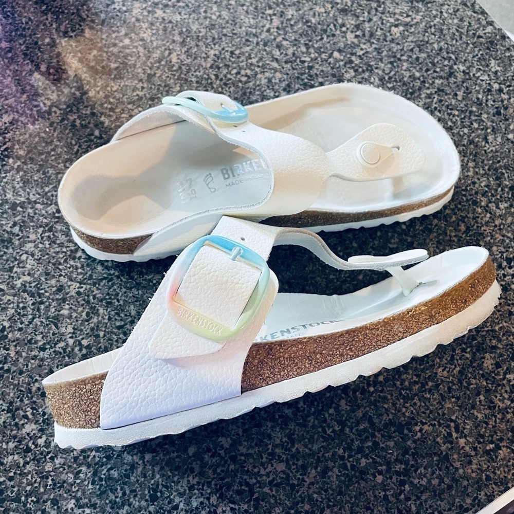 Birkenstock Gizeh Big Buckle. White